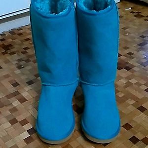 NWOT Blue UGGS SIZE TEN WOMEN'S